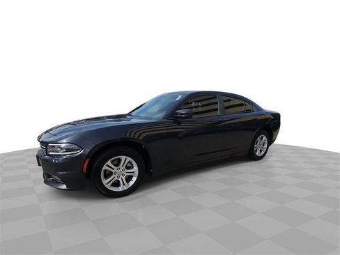Used 2016 Dodge Charger SE image 4