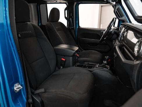 Used 2020 Jeep Wrangler Unlimited Sahara AWD/4WD image 33