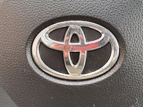 Used 2022 Toyota Corolla Cross LE image 25