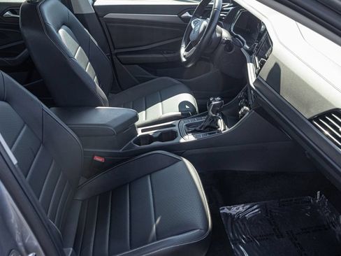 Used 2024 Volkswagen Jetta SE FWD image 31
