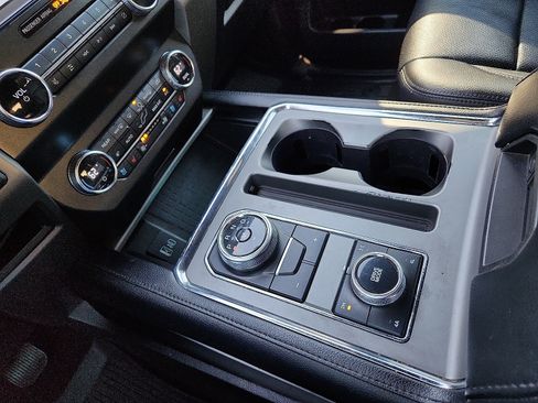 Used 2020 Ford Expedition XLT w/ Equipment Group 202A image 25