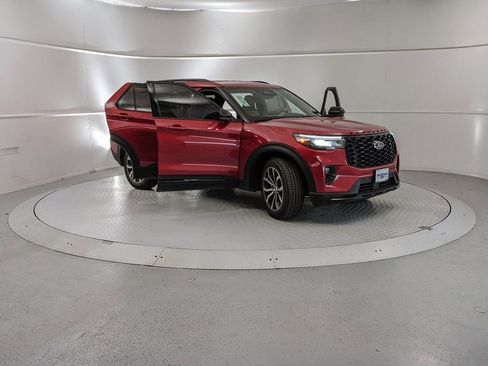 New 2025 Ford Explorer ST-Line image 7