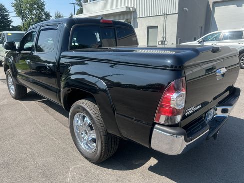 Used 2012 Toyota Tacoma 4x4 Double Cab w/ TRD Off-Road Pkg image 3