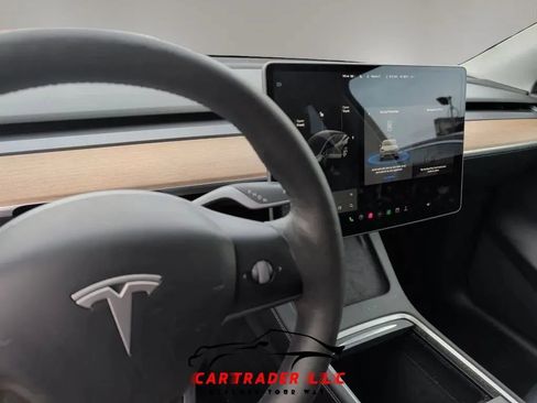 Used 2022 Tesla Model Y Long Range AWD/4WD image 11