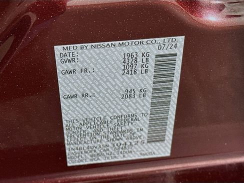 Used 2025 Nissan Altima 2.5 SV FWD image 12