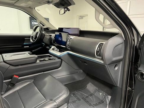 Used 2025 Ford Expedition Max Platinum image 58