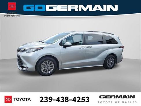 Certified 2022 Toyota Sienna XLE FWD image 11
