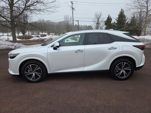 Certified 2025 Lexus RX 350 Premium w/ Accessory Package image 6