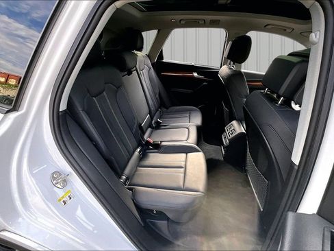 Used 2023 Audi Q5 2.0T Prestige w/ Prestige Package AWD/4WD image 25