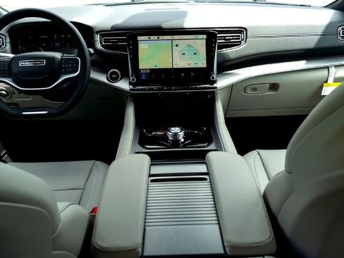 New 2026 Jeep Grand Wagoneer L 2WD image 20