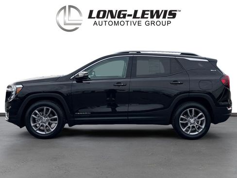 Used 2024 GMC Terrain SLT image 2