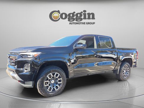 Used 2024 Chevrolet Colorado Z71 AWD/4WD image 2