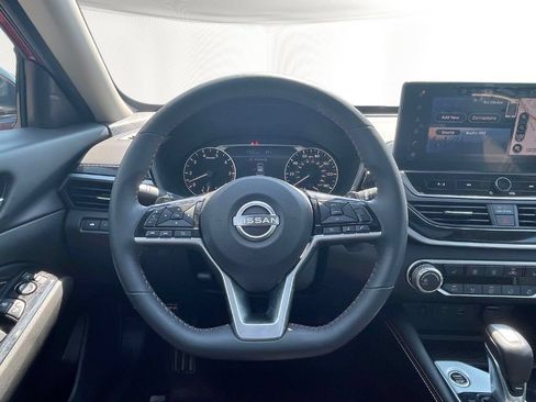 Used 2023 Nissan Altima 2.5 SR w/ SR Premium Package FWD image 13