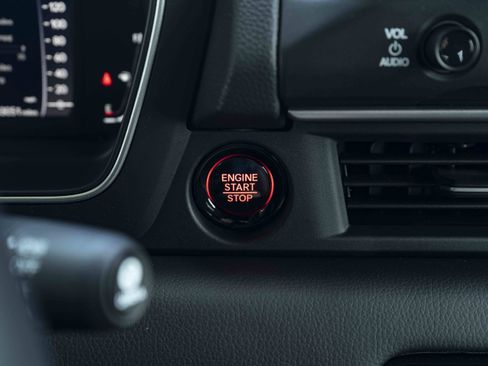 Used 2026 Honda Pilot Black Edition image 26