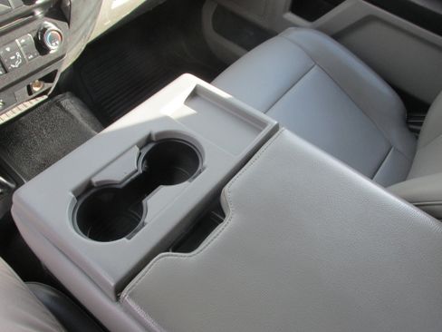 Used 2017 Ford F550 4x4 Regular Cab Super Duty image 29