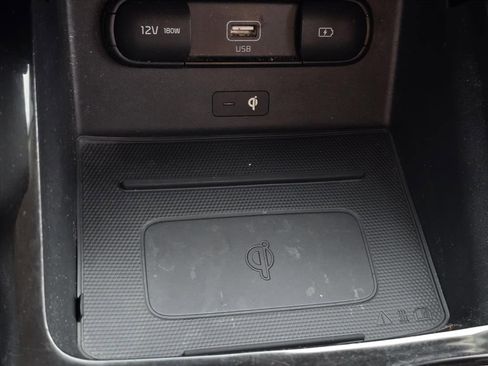 Used 2022 Kia Telluride EX w/ EX Premium Package image 21