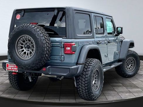 Certified 2025 Jeep Wrangler Unlimited Rubicon w/ Convenience Group AWD/4WD image 22