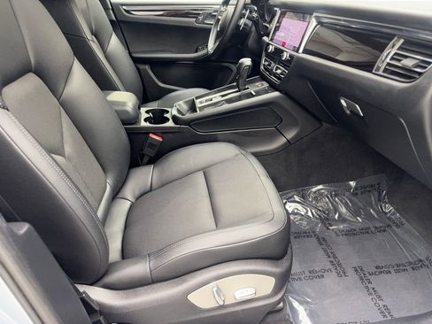 Used 2022 Porsche Macan AWD/4WD image 43