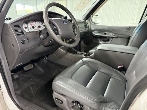 Used 2001 Ford Explorer Sport Trac 4x4 image 11