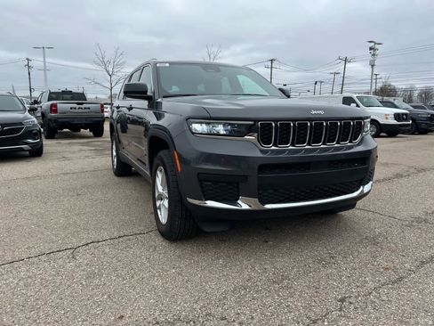 Certified 2024 Jeep Grand Cherokee L Laredo image 7