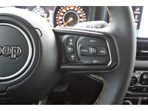 Used 2024 Jeep Gladiator Sport image 20