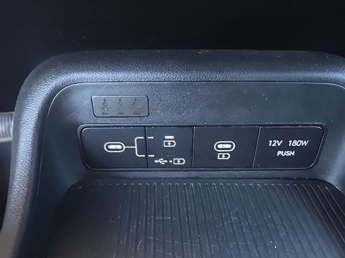 Used 2025 Hyundai Kona SEL AWD/4WD image 6