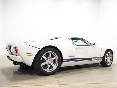 Used 2005 Ford GT image 52