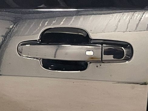 Used 2020 GMC Acadia SLE w/ Driver Convenience Package image 17