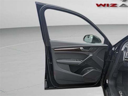 Used 2019 Audi Q5 2.0T Premium w/ Convenience Package image 9