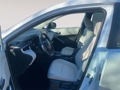 New 2026 Toyota Corolla Cross L image 9