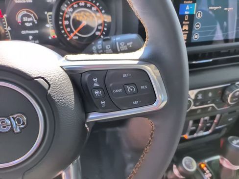 Used 2024 Jeep Wrangler Unlimited Sahara w/ Technology Group AWD/4WD image 22