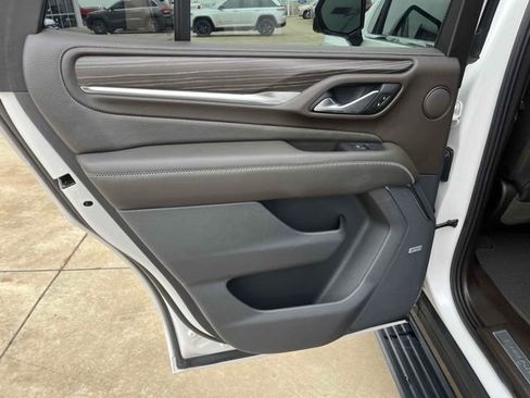 Used 2021 GMC Yukon Denali w/ Denali Premium Package image 18