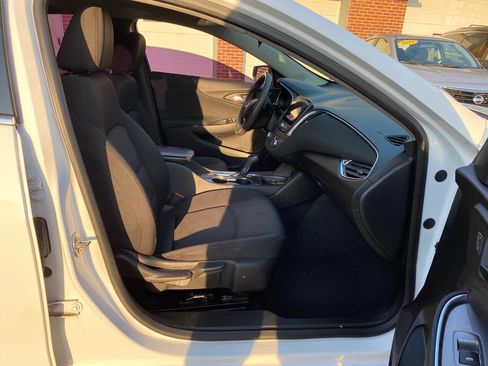 Used 2019 Chevrolet Malibu LT image 15