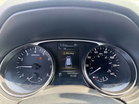 Used 2015 Nissan Rogue SV w/ SV Premium Package image 27