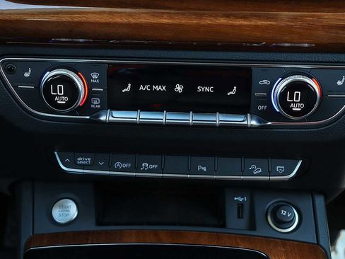 Used 2023 Audi Q5 2.0T Premium w/ Convenience Package image 18