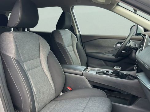 Used 2022 Nissan Rogue SV FWD image 21