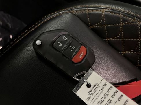 Used 2022 Jeep Gladiator Overland image 28