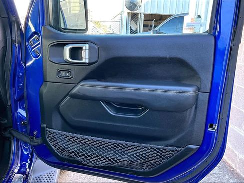 Used 2019 Jeep Wrangler Unlimited Sahara w/ Dual Top Group image 23