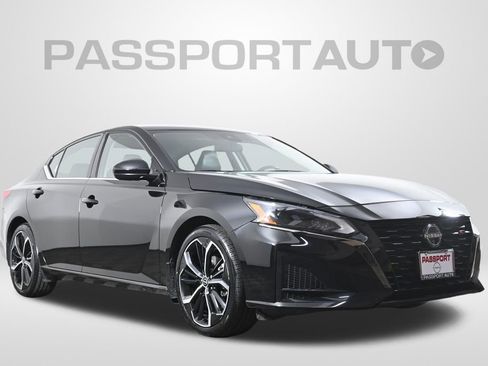 Certified 2023 Nissan Altima 2.5 SR image 4