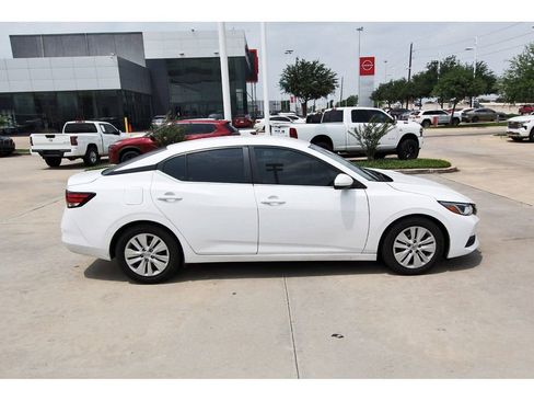 Used 2022 Nissan Sentra S w/ Trunk Package FWD image 7
