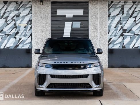Used 2024 Land Rover Range Rover Sport image 3
