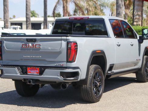 Used 2024 GMC Sierra 2500 AT4 w/ AT4 Premium Plus Package AWD/4WD image 12