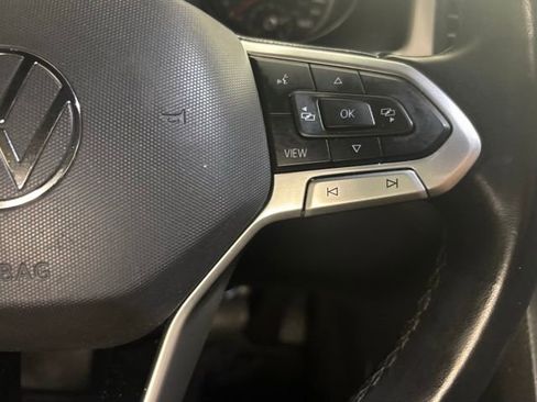 Used 2020 Volkswagen Atlas Cross Sport SE w/ Panoramic Sunroof Package FWD image 25