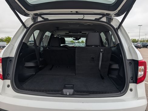 Used 2021 Honda Pilot Touring image 18