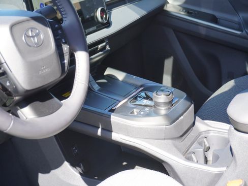 Used 2026 Toyota bZ FWD image 20