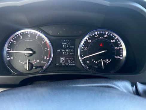 Used 2015 Toyota Highlander LE FWD image 3