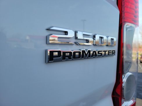 Used 2025 RAM ProMaster 2500 w/ Convenience Group image 21