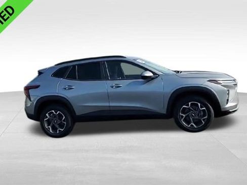 Certified 2024 Chevrolet Trax LT w/ Driver Confidence Package image 10