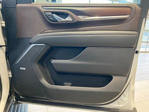 Used 2021 GMC Yukon Denali w/ Denali Premium Package image 11