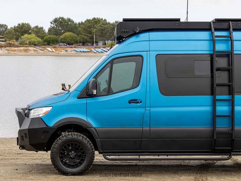 Used 2021 Mercedes-Benz Sprinter 2500 image 4